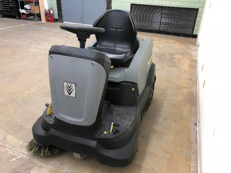2011 Kartcher KM60-90R Floor Sweeper
