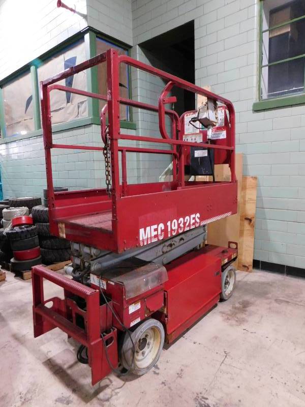 2004 MEC1932ES Man Lift