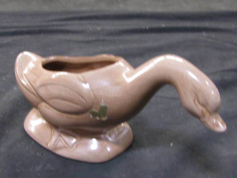Red Wing #439 Goose Planter
