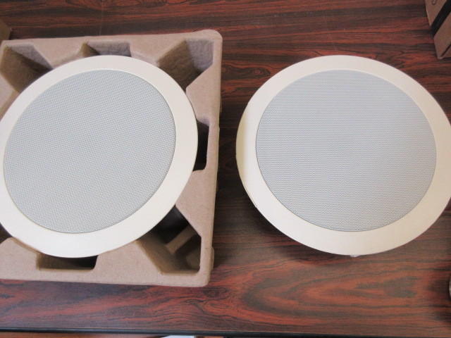 lot 609 image: PAIR OF WHITE SPEAKERCRAFT CEILING SPEAKERS
