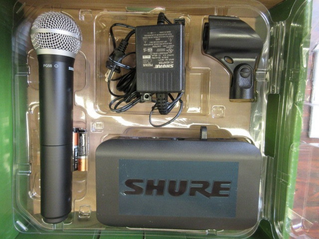 lot 626 image: SHURE BLX24 WIRELESS MICROPHONE PG58