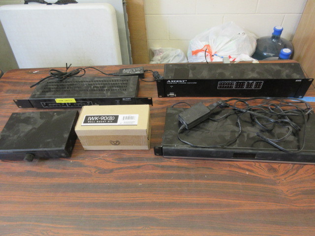 lot 646 image: MISCELLANEOUS ELECTRONICS RACK ELECTRONICS