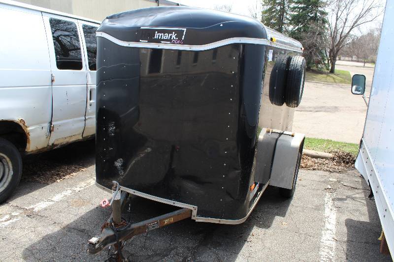 lot 6 image: 2005 Haulmark Enclosed Trailer