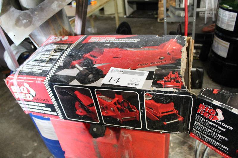 lot 14 image: Big Red Jacks 3.5-Ton Service Jack