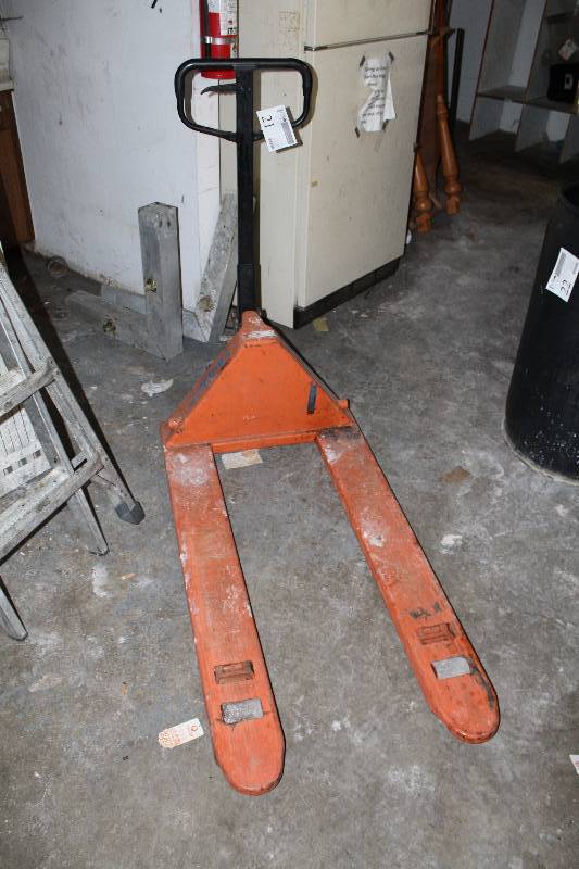 lot 21 image: Eagle 55 Pallet Jack