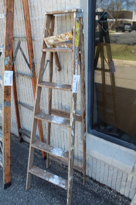 lot 31 image: Keller 6ft. Household Wood Step Ladder