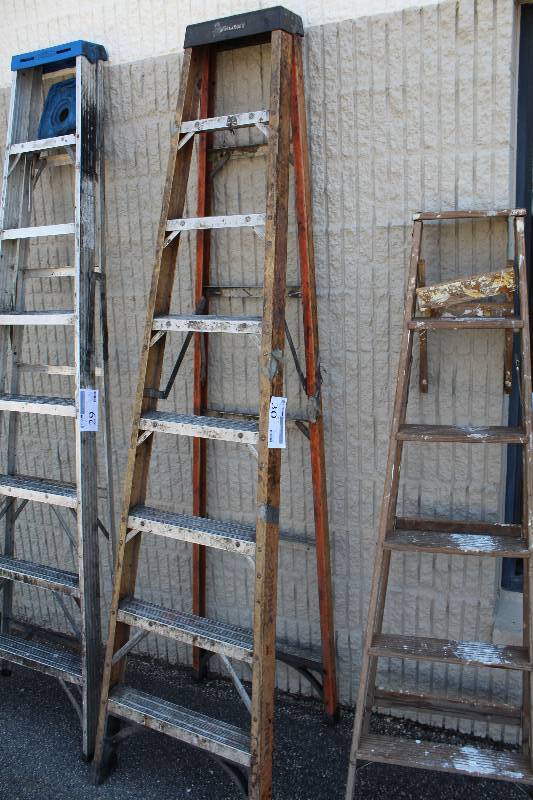 lot 30 image: Husky 8ft. Ladder