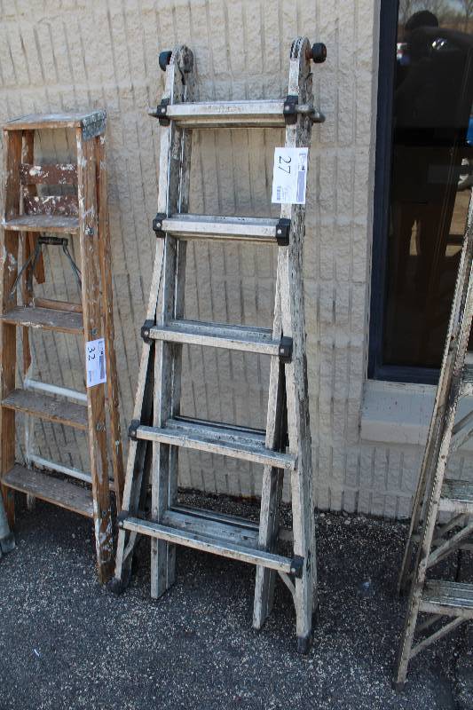 lot 27 image: 5-20ft. Collapsible Aluminum Ladder