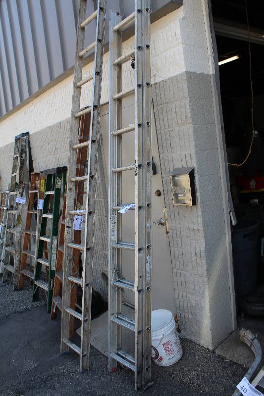 lot 38 image: 10-20ft. Aluminum Extension Ladder