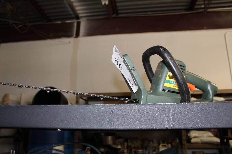 lot 86 image: Black & Decker 18in. Electric Hedge Trimmer