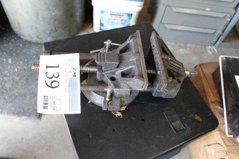 lot 139 image: Master Force 16in. Vise