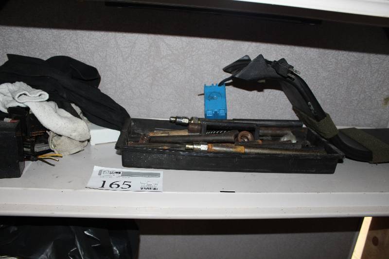 lot 165 image: Tool Tray, Misc Hardware, Hand Tools