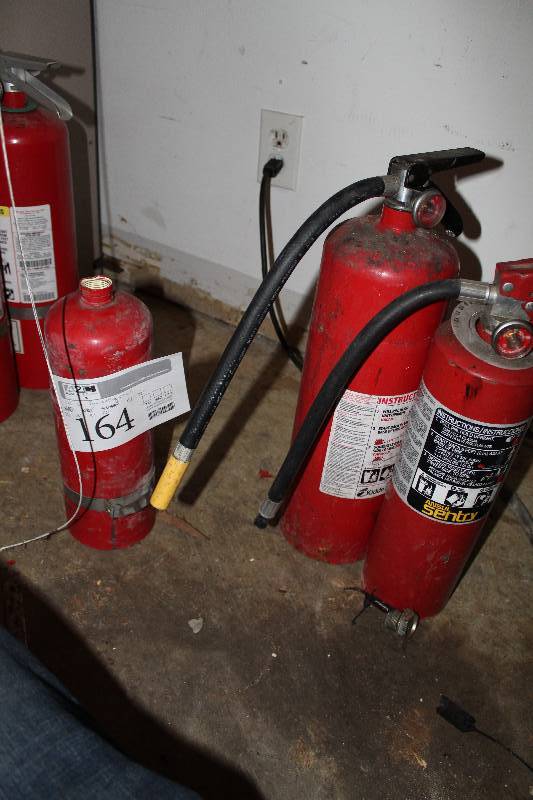 lot 164 image: Lot of (3) Fire Extinguishers