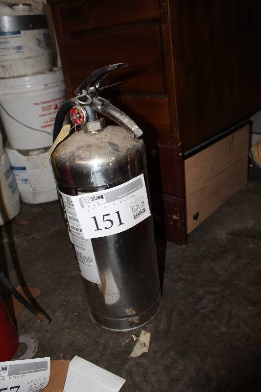 lot 151 image: Wet Chemical Fire Extinguisher For Use On Cooking Appliance