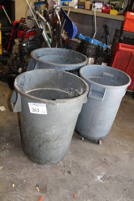lot 263 image: Lot of (4) Rolling Plastic Garbage Bins