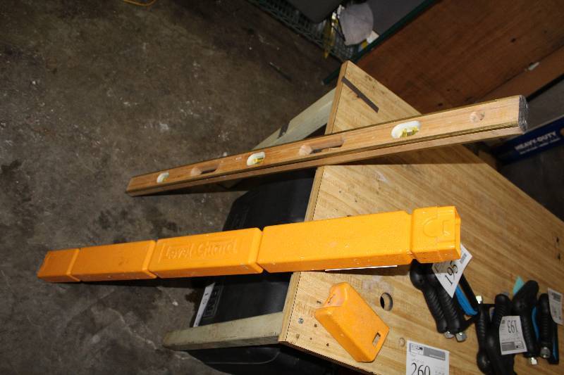 lot 199 image: 49in. Level w Level-Guard Case