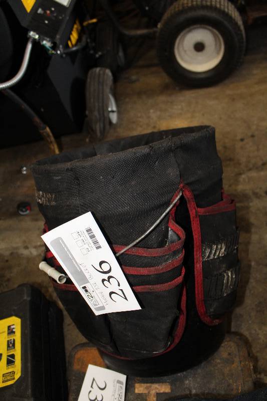 lot 236 image: Husky Tool Bucket
