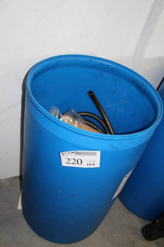 lot 220 image: Hosing, Dayton Hinge Kit 4HX79G