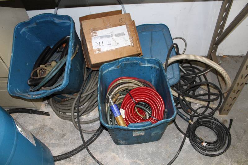 lot 211 image: Hoses