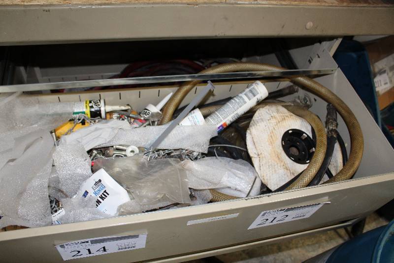 lot 212 image: Hoses, Hardware