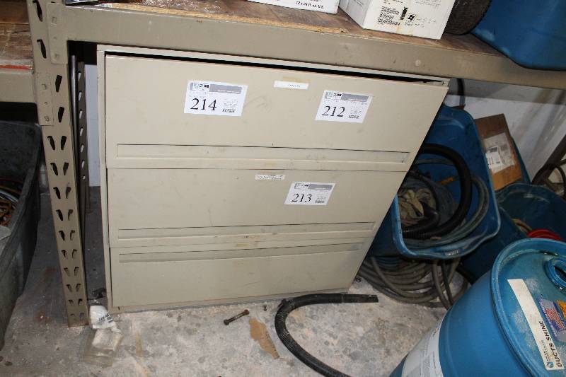 lot 214 image: 3-Drawer Metal Lateral File Cabinet