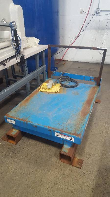 lot 188 image: Bishamon AirPower Pneumatic Lift Pallet Jack Table w Air Hoses, Connections