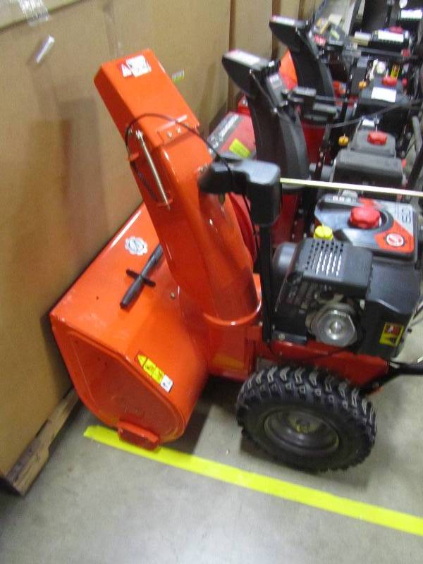lot 7 image: Ariens Deluxe 30 EFI 30 in. 2-Stage Electric Start Gas Snow Blower