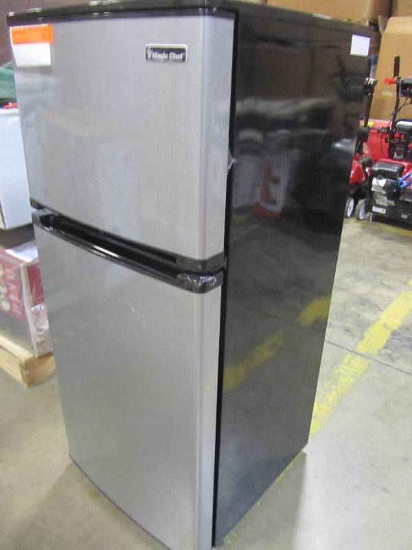 lot 13 image: Magic Chef 4.3 cu. ft. Mini Refrigerator in Stainless Look