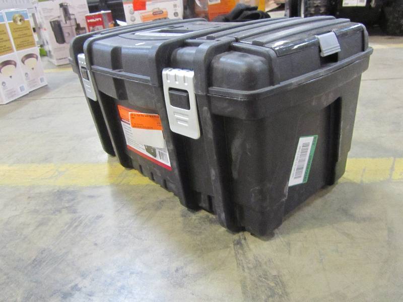 lot 32 image: Husky 22 in. Tool Box with New Metal Latches