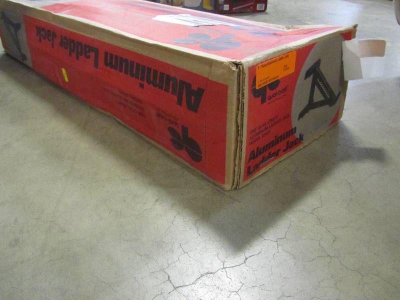 lot 55 image: Guardian Fall Protection 2-Rung Aluminum Ladder Jack