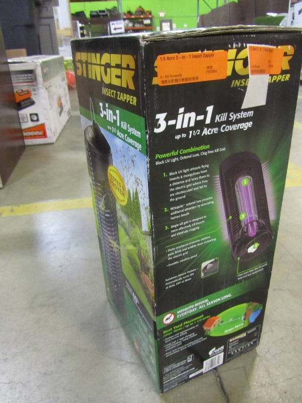 lot 62 image: Stinger 1.5 Acre 3-in-1 Insect Zapper