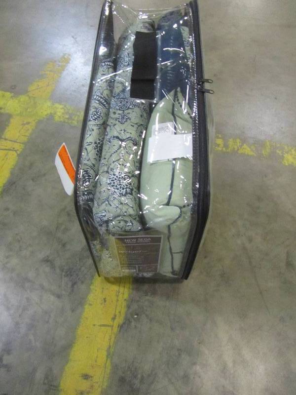 lot 84 image: Bridget 5-Piece Sage King Quilt Set