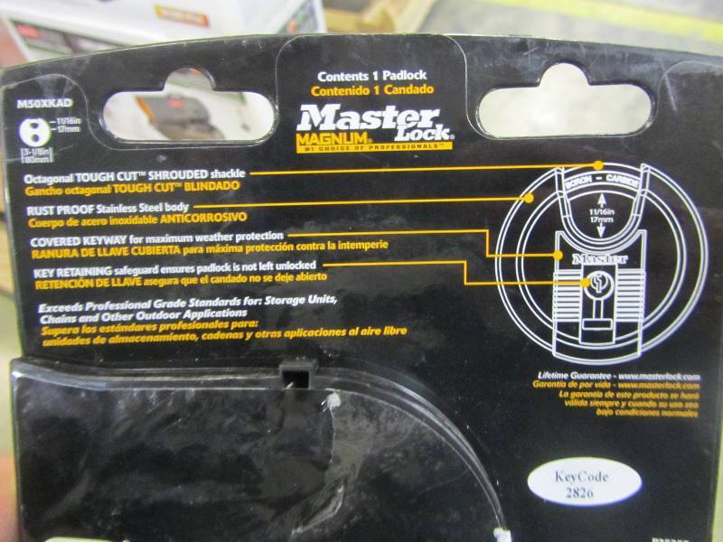 lot 94 image: Master Lock Magnum 3-18 in. Shrouded Disc Padlock