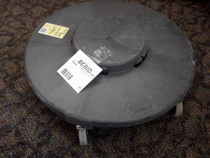 lot 31 image: Rolling Barrell Cart..