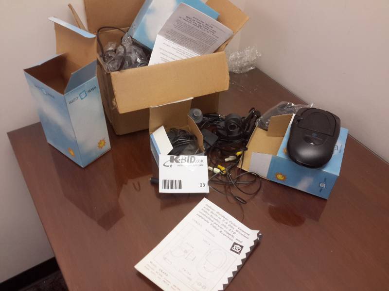 lot 28 image: IndoorOutdoor Color Camera with Built in 2.4 GHZ Wireless Video Sender