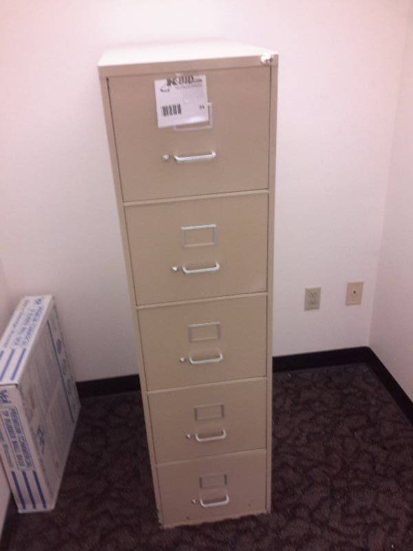 lot 24 image: 5 drawer letter size file cabinet.. Metal