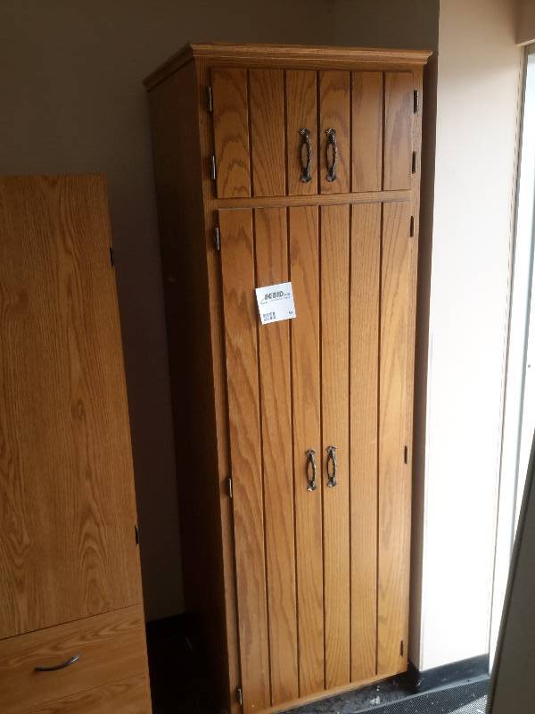 lot 50 image: Oak Wood cabinet