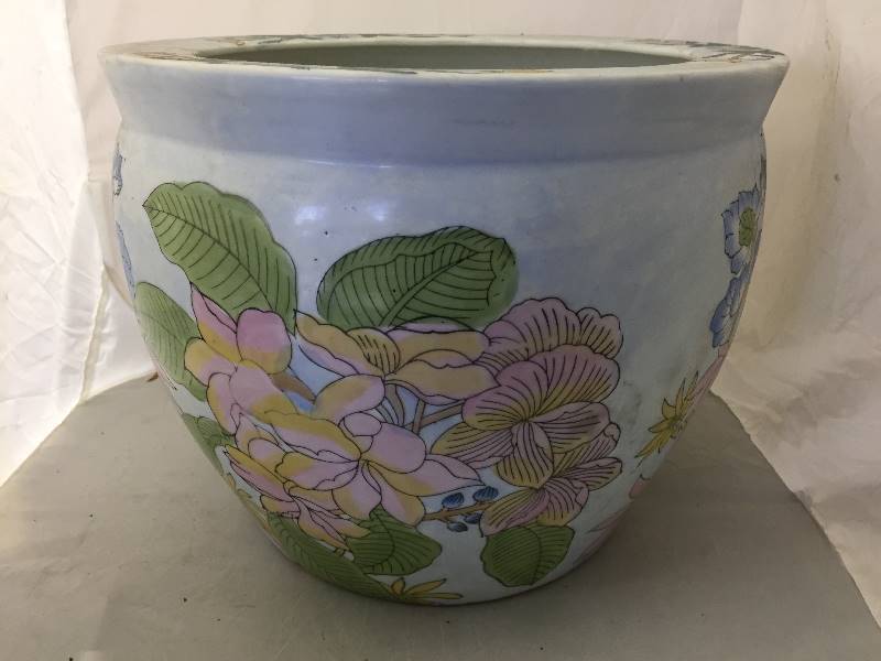 lot 20 image: Asian Style Pottery Planter - Large