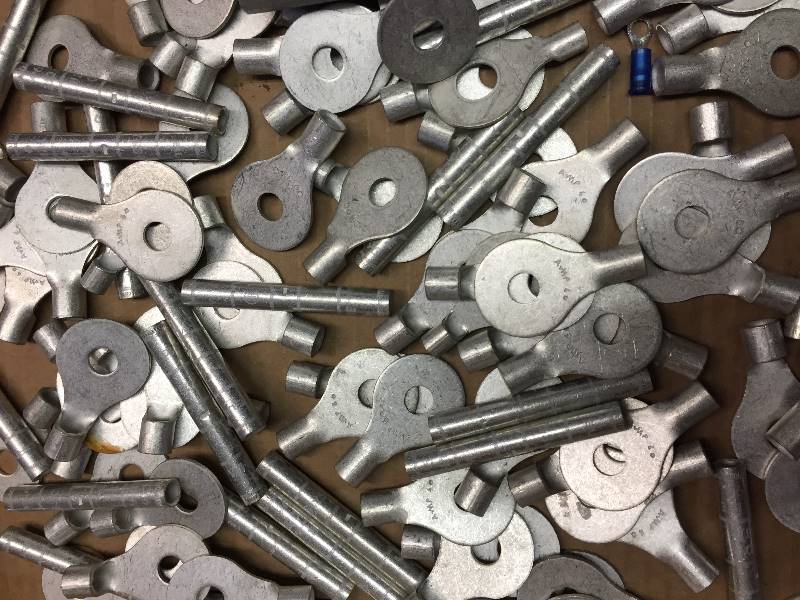 lot 40 image: Wire Connectors