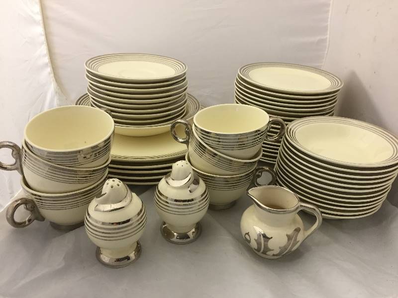 lot 102 image: China - Vintage Art Deco Style