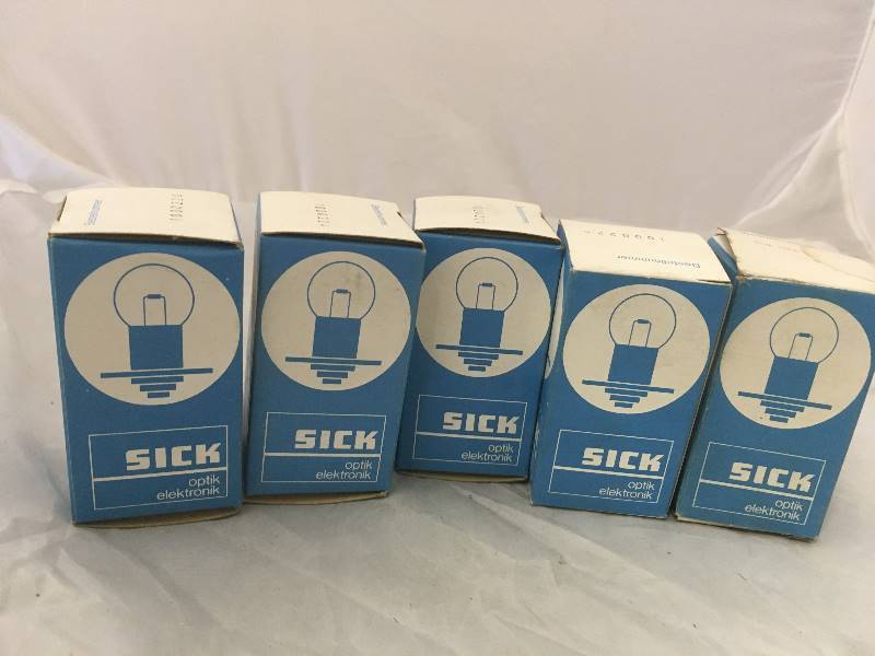 lot 132 image: SICK Bulbs #1000224