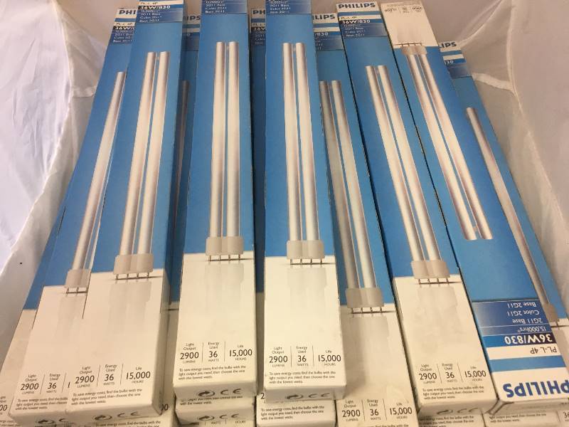lot 134 image: Philips PL-L 4P 36W830 Bulbs - qty 25