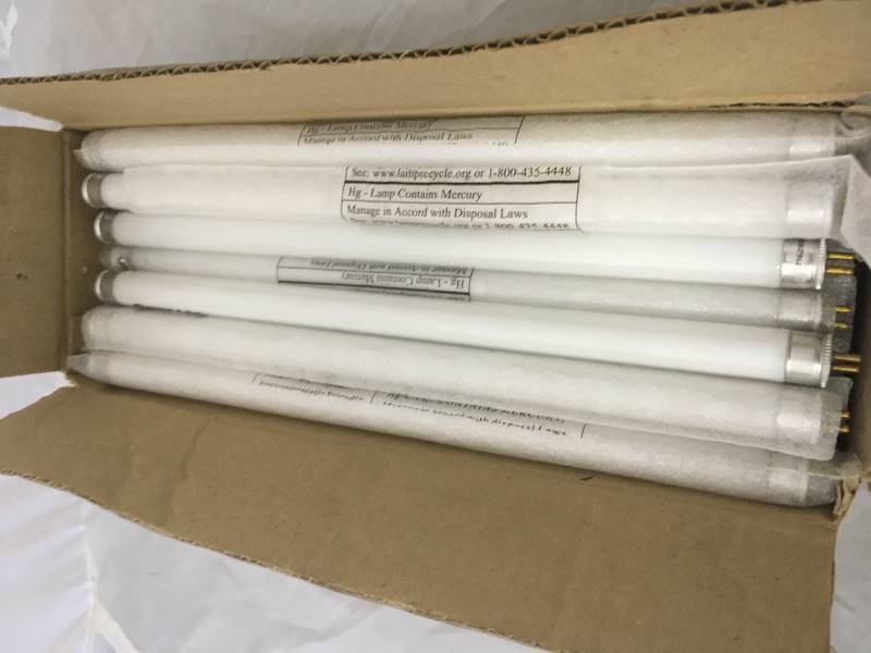 lot 135 image: GE Flourescent Lighting Lamps F8T5CW