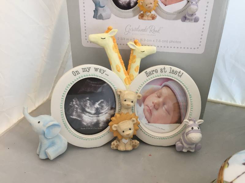 lot 178 image: Winnie the Pooh Musical Box & Baby Picture frame