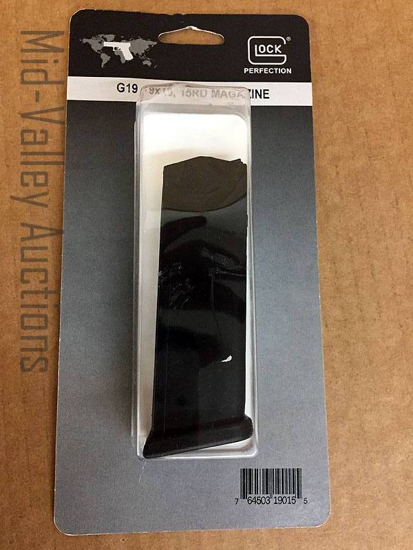lot 480 image: Glock G19 - 9X19 15 Round Magazine