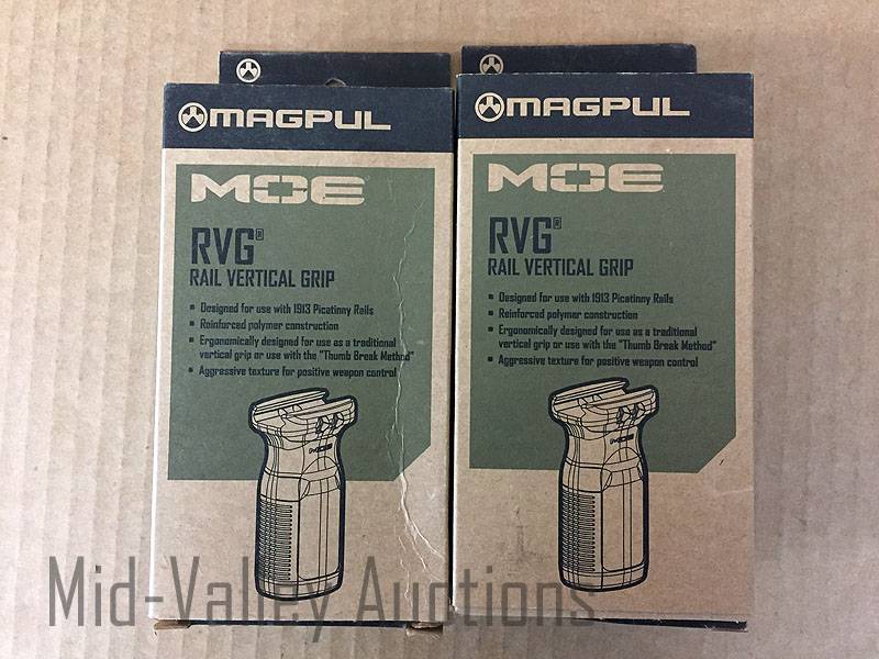 lot 496 image: 2 - Magpul Moe RVG Rail Vertical Grip