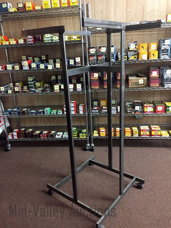 lot 528 image: 4 Sided Adjustable Clothing Rack