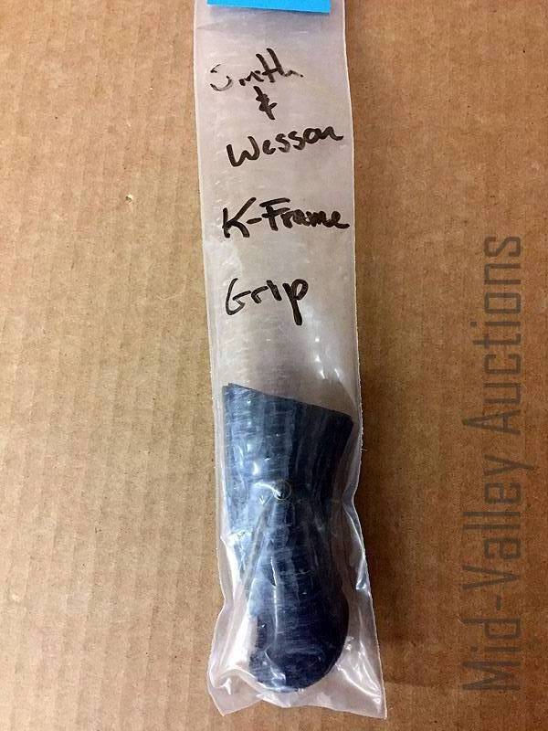 lot 547 image: Smith & Wesson K-Frame Grip