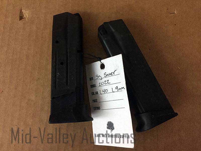 lot 561 image: Sig Sauer 2022 Magazines