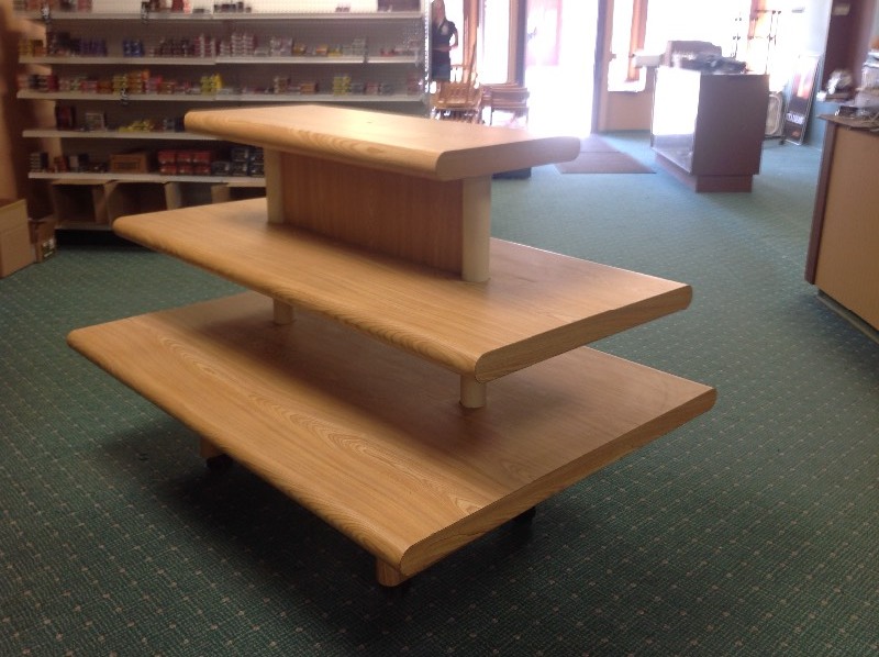 lot 527 image: Wooden Display Rack on Wheels